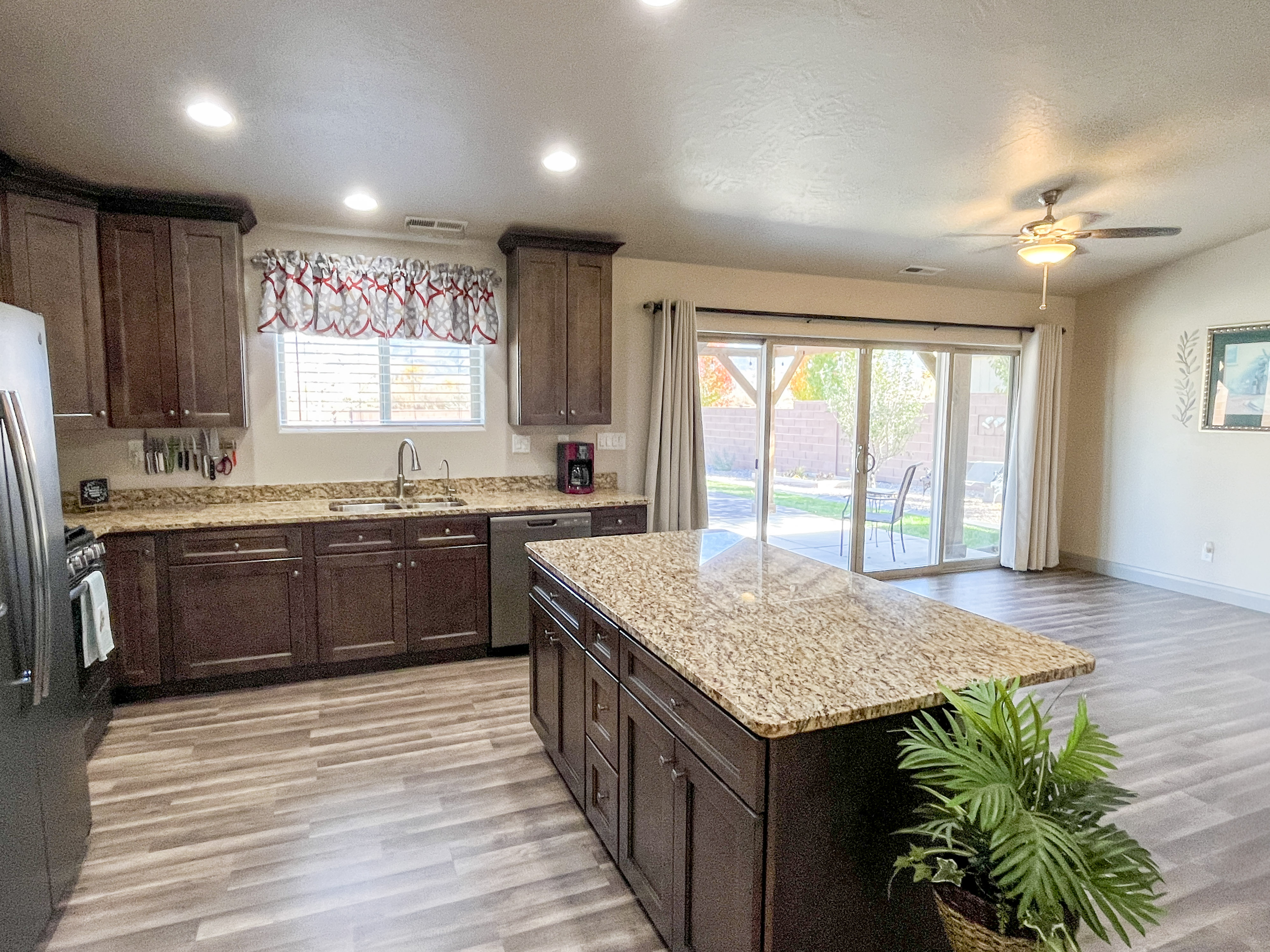 Cedar City, Utah, 84721, United States, 4 Bedrooms Bedrooms, ,2 BathroomsBathrooms,Residential,For Sale,1989558