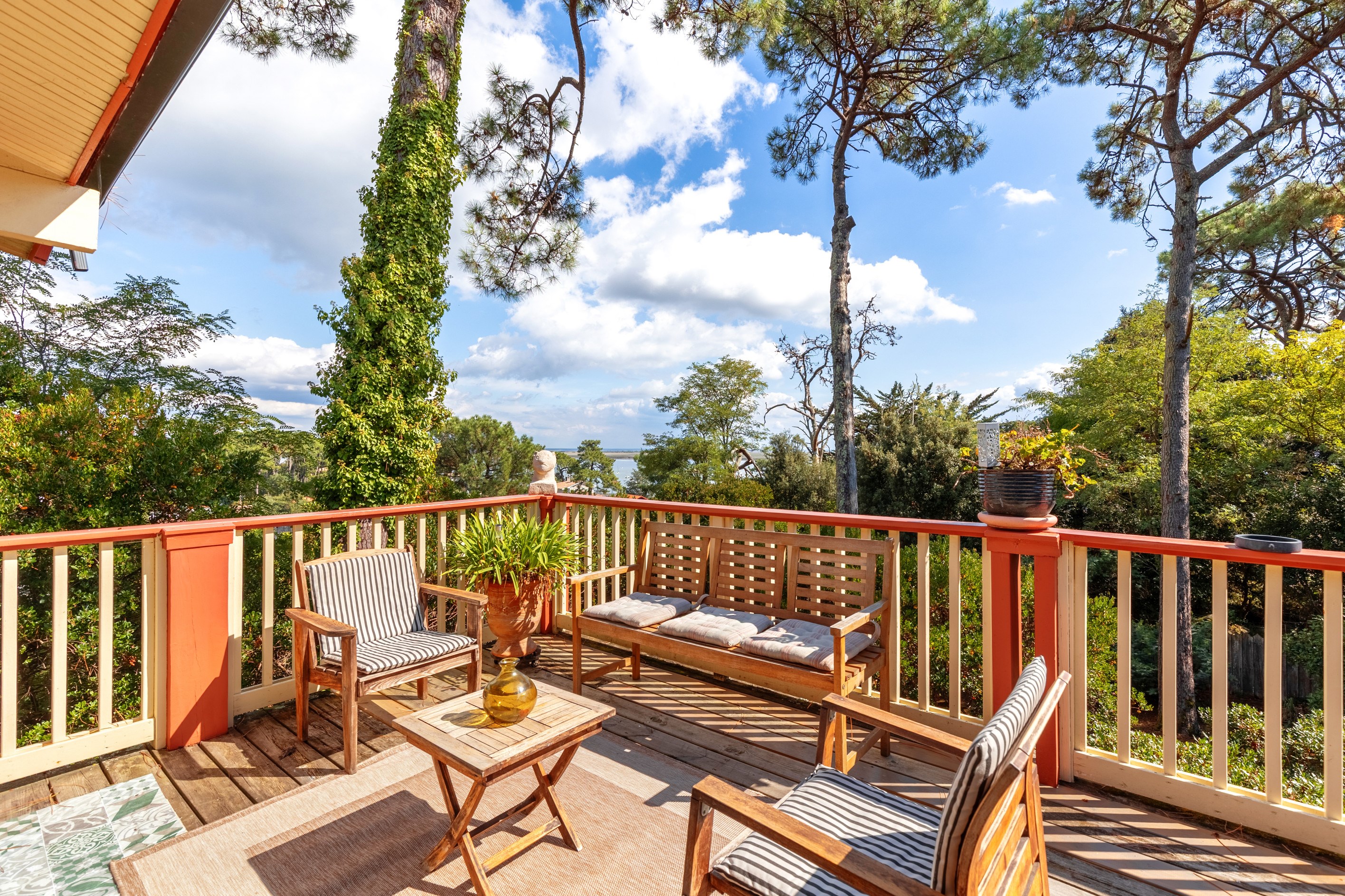  CAP FERRET PENINSULA - ARCHITECT-DESIGNED VILLA WITH VIEW OF THE BASSIN D