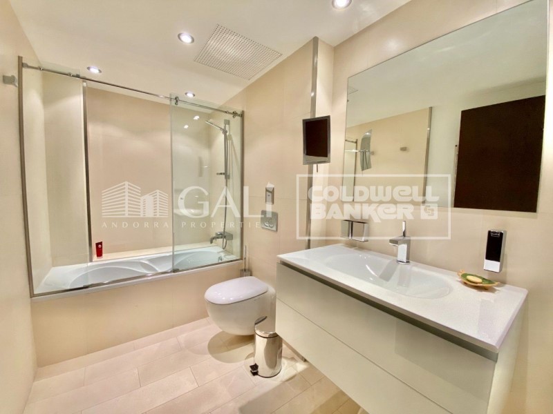 Andorra la Vella, Andorra, AD, 3 Bedrooms Bedrooms, ,2 BathroomsBathrooms,Residential,For Sale,1617268