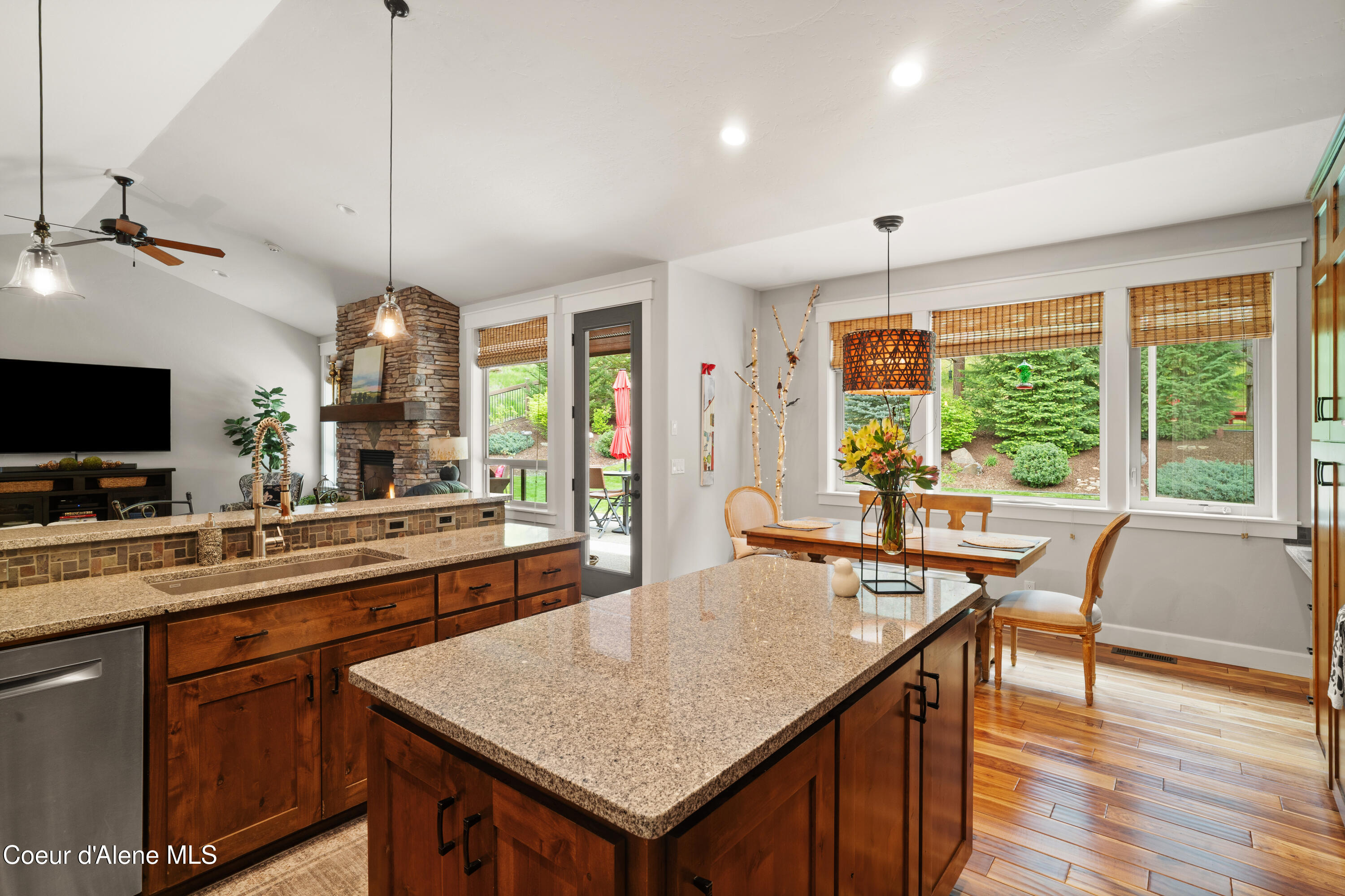 Coeur d'Alene, Idaho, 83815, United States, 5 Bedrooms Bedrooms, ,4 BathroomsBathrooms,Residential,For Sale,2048634