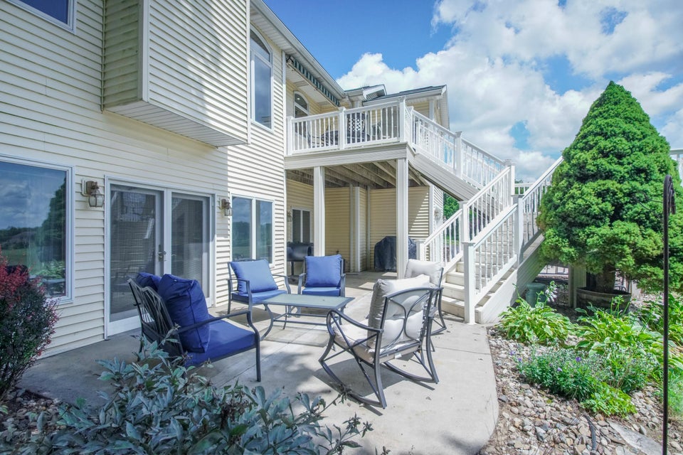 Eau Claire, Michigan, 49111, United States, 4 Bedrooms Bedrooms, ,4 BathroomsBathrooms,Residential,For Sale,1906771