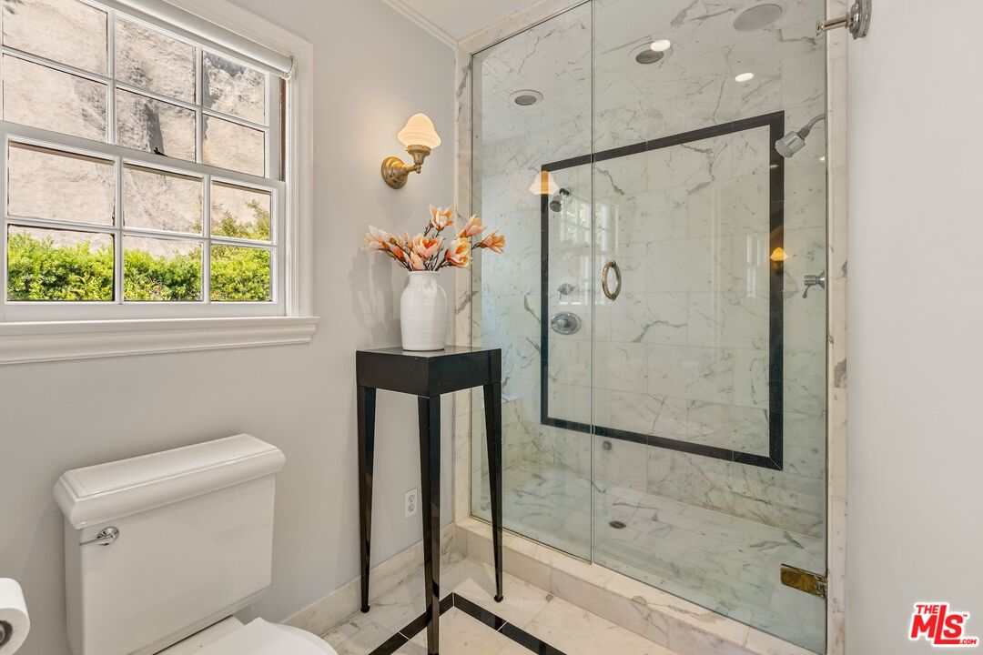 Los Angeles, California, 90046, United States, 3 Bedrooms Bedrooms, ,3 BathroomsBathrooms,Residential,For Sale,1906693