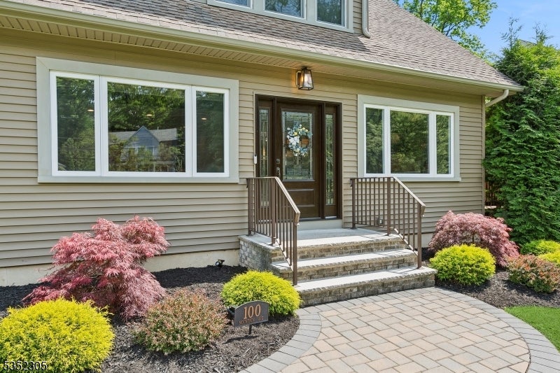 North Caldwell Boro, New Jersey, 07006, United States, 4 Bedrooms Bedrooms, ,2 BathroomsBathrooms,Residential,For Sale,1924454