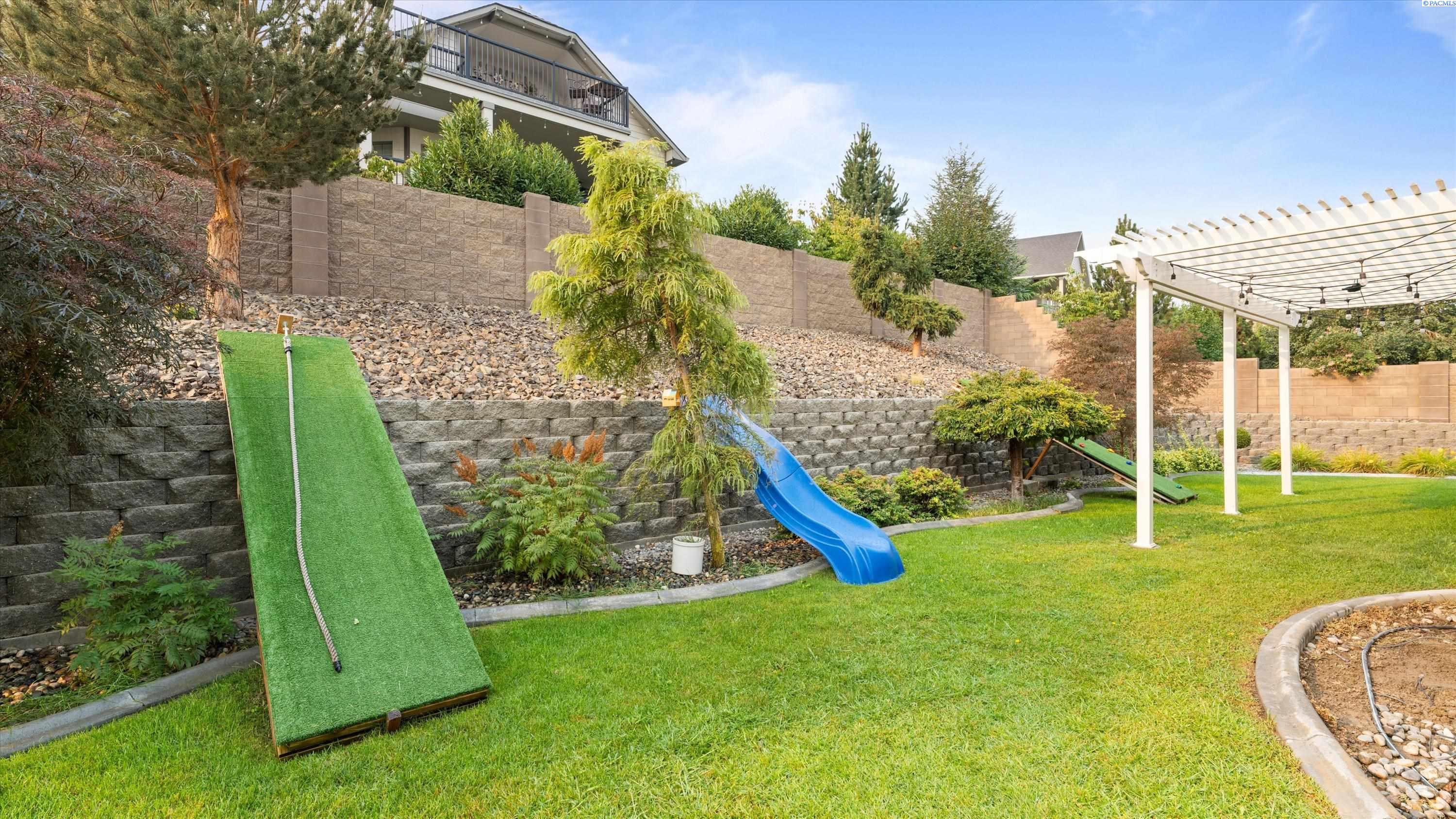 Kennewick, Washington, 99337, United States, 3 Bedrooms Bedrooms, ,2 BathroomsBathrooms,Residential,For Sale,1941817