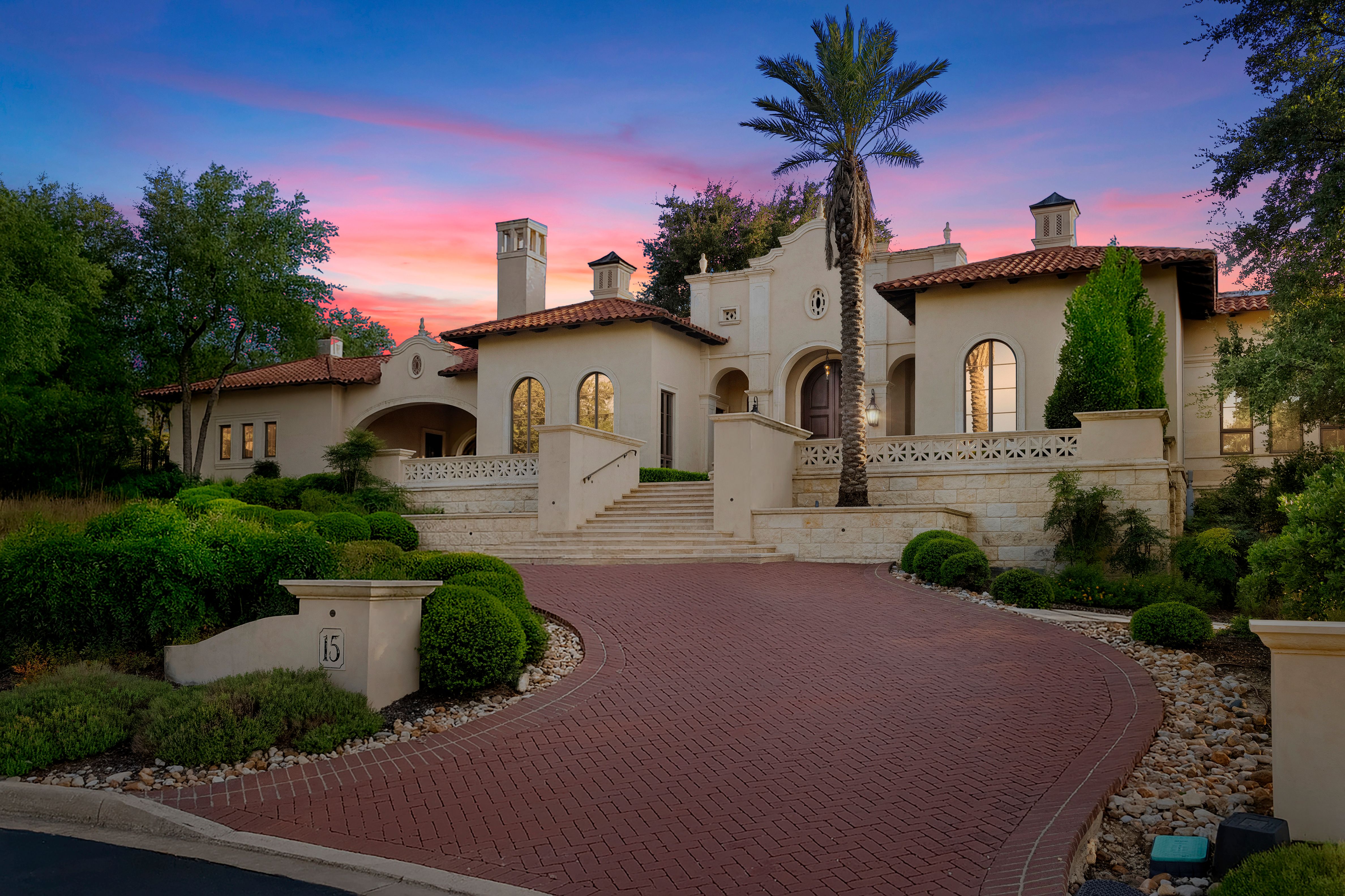  Mediterranean Style Estate in The Dominion - 物件實景