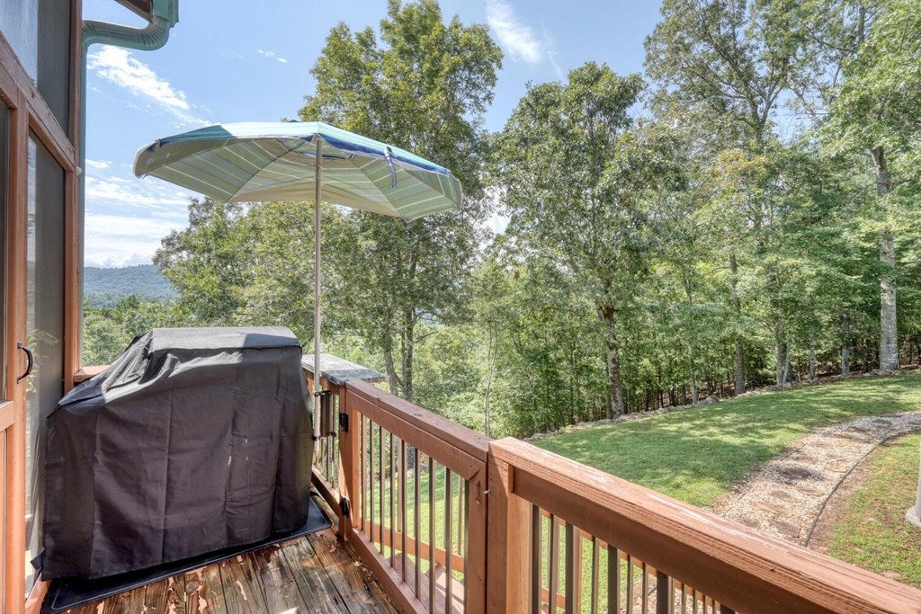 Murphy, North Carolina, 28906, United States, 3 Bedrooms Bedrooms, ,2 BathroomsBathrooms,Residential,For Sale,1926977