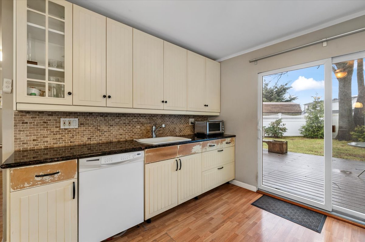 Massapequa, New York, 11758, United States, 5 Bedrooms Bedrooms, ,2 BathroomsBathrooms,Residential,For Sale,1930623