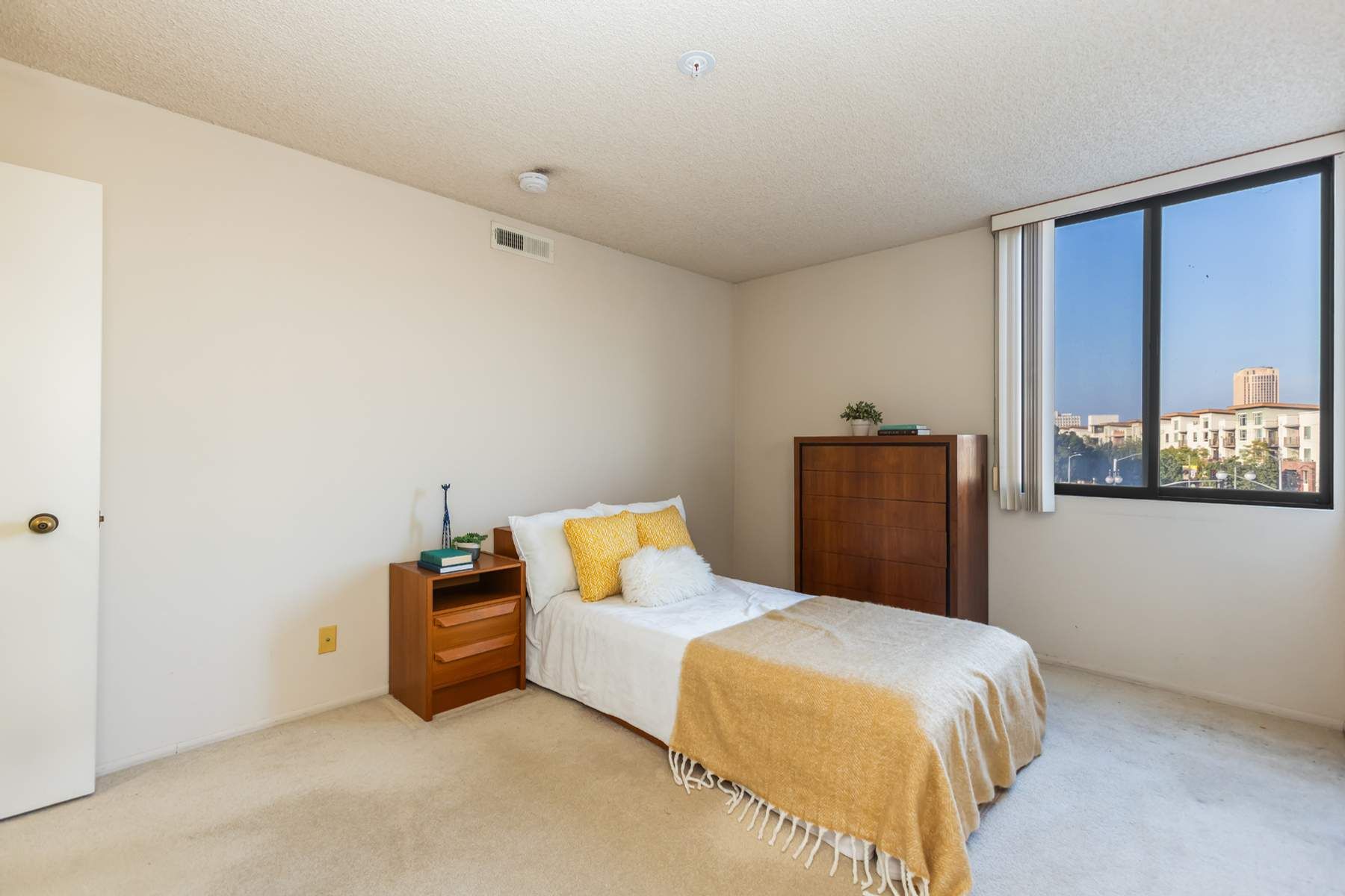  222 S Central Ave - 物件實景