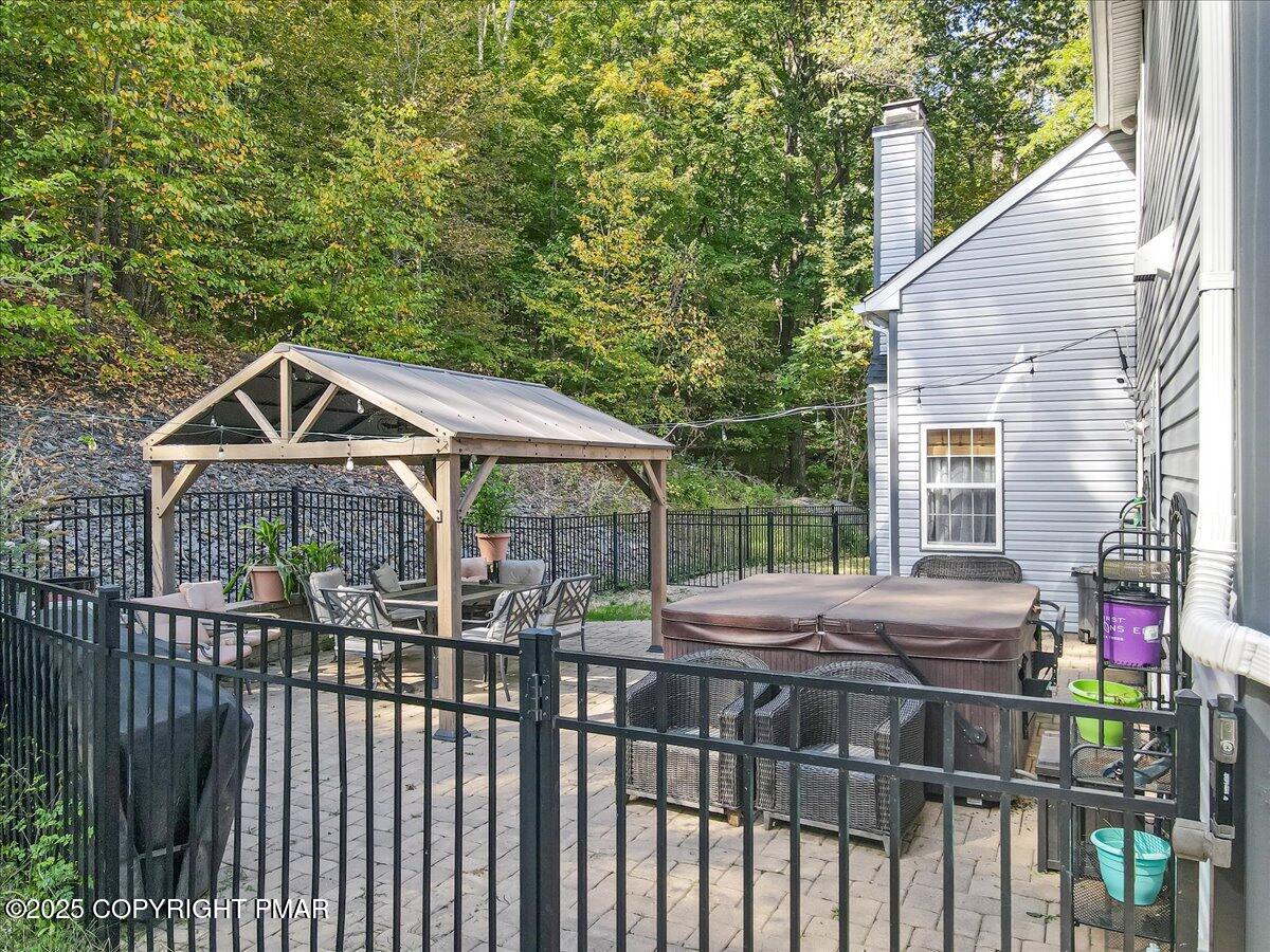 East Stroudsburg, Pennsylvania, 18302, United States, 5 Bedrooms Bedrooms, ,4 BathroomsBathrooms,Residential,For Sale,1980579