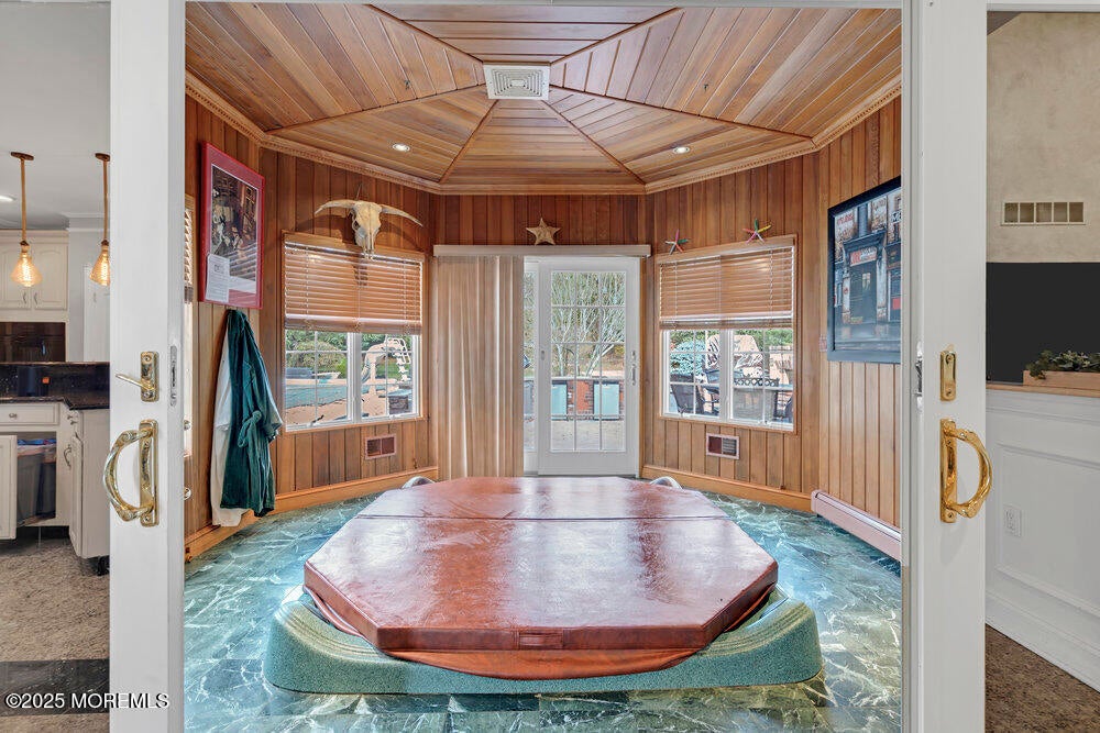 Manalapan, New Jersey, 07726, United States, 5 Bedrooms Bedrooms, ,5 BathroomsBathrooms,Residential,For Sale,1980978