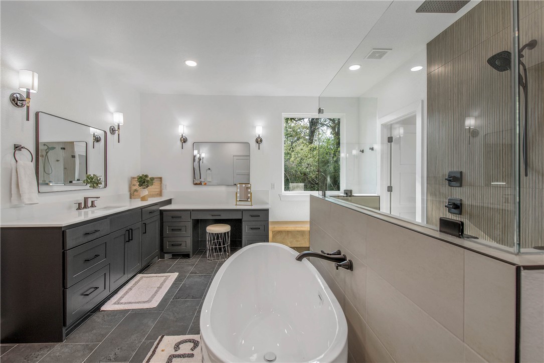 Franklin, Texas, 77856, United States, 4 Bedrooms Bedrooms, ,4 BathroomsBathrooms,Residential,For Sale,1973792