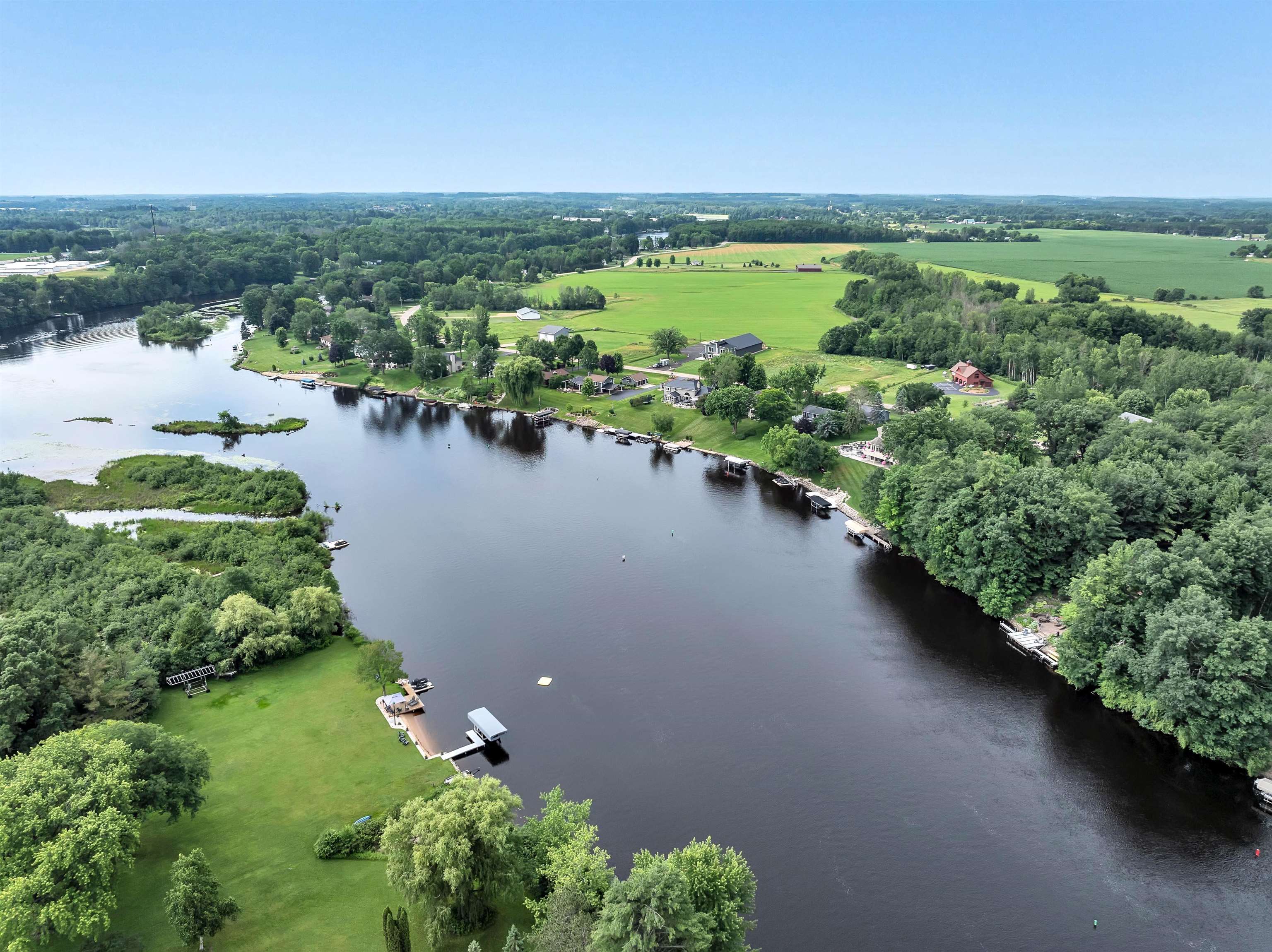 SHAWANO, Wisconsin, 54166, United States, 5 Bedrooms Bedrooms, ,3 BathroomsBathrooms,Residential,For Sale,1912460