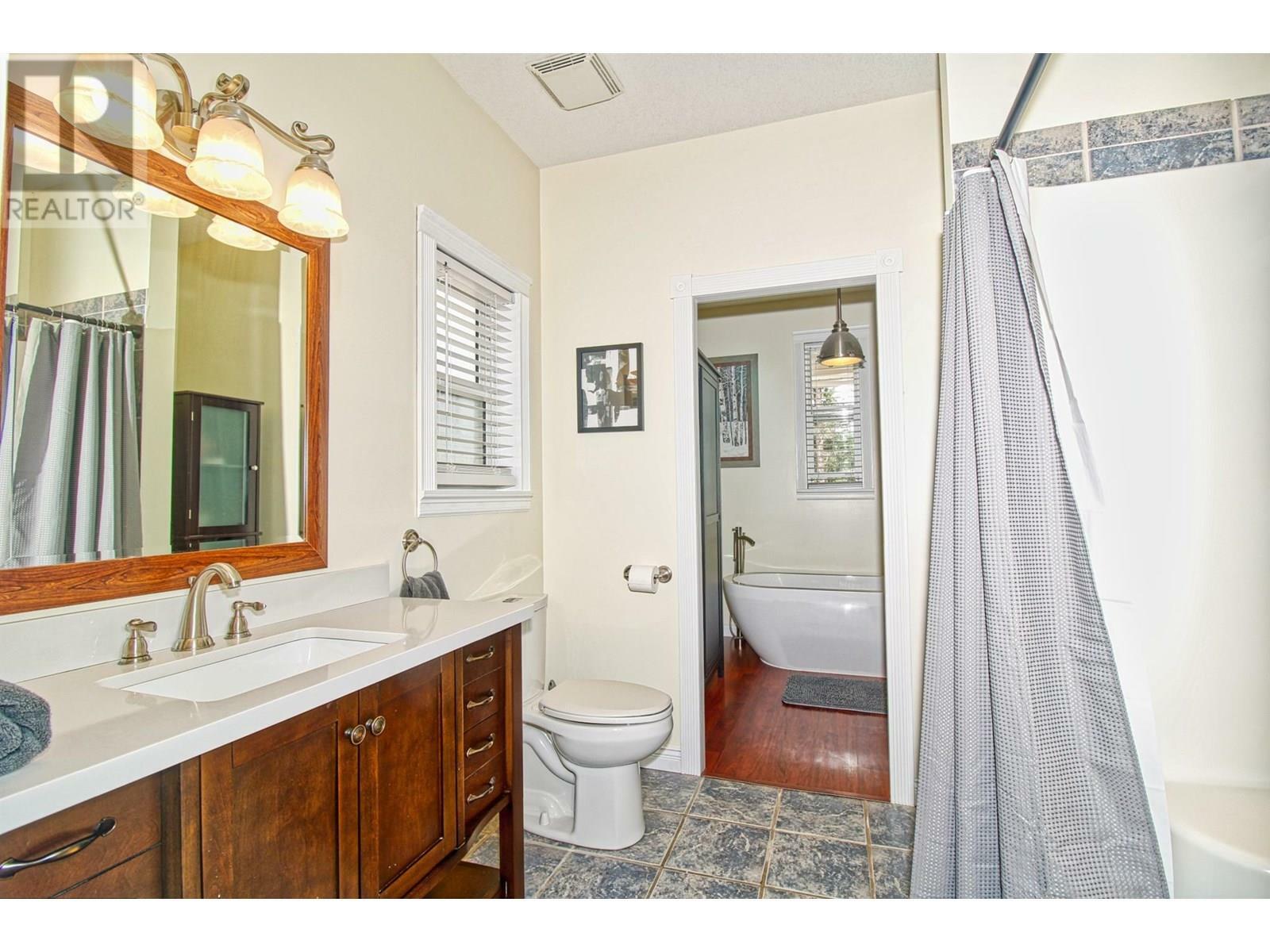 KELOWNA, British Columbia, V1Z 3W4, CA, 5 Bedrooms Bedrooms, ,3 BathroomsBathrooms,Residential,For Sale,1876914