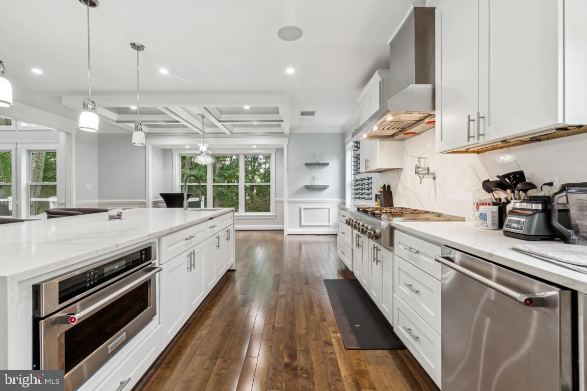 Alexandria, Virginia, 22312, United States, 7 Bedrooms Bedrooms, ,8 BathroomsBathrooms,Residential,For Sale,1904380