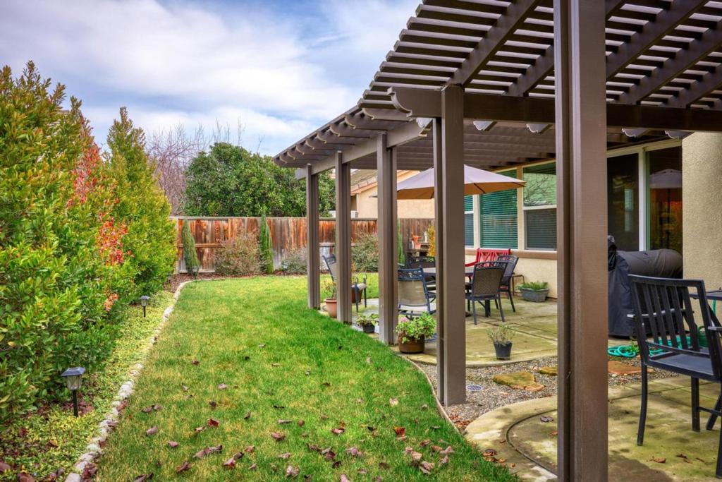 Oakdale, California, 95361, United States, 4 Bedrooms Bedrooms, ,2 BathroomsBathrooms,Residential,For Sale,1981612