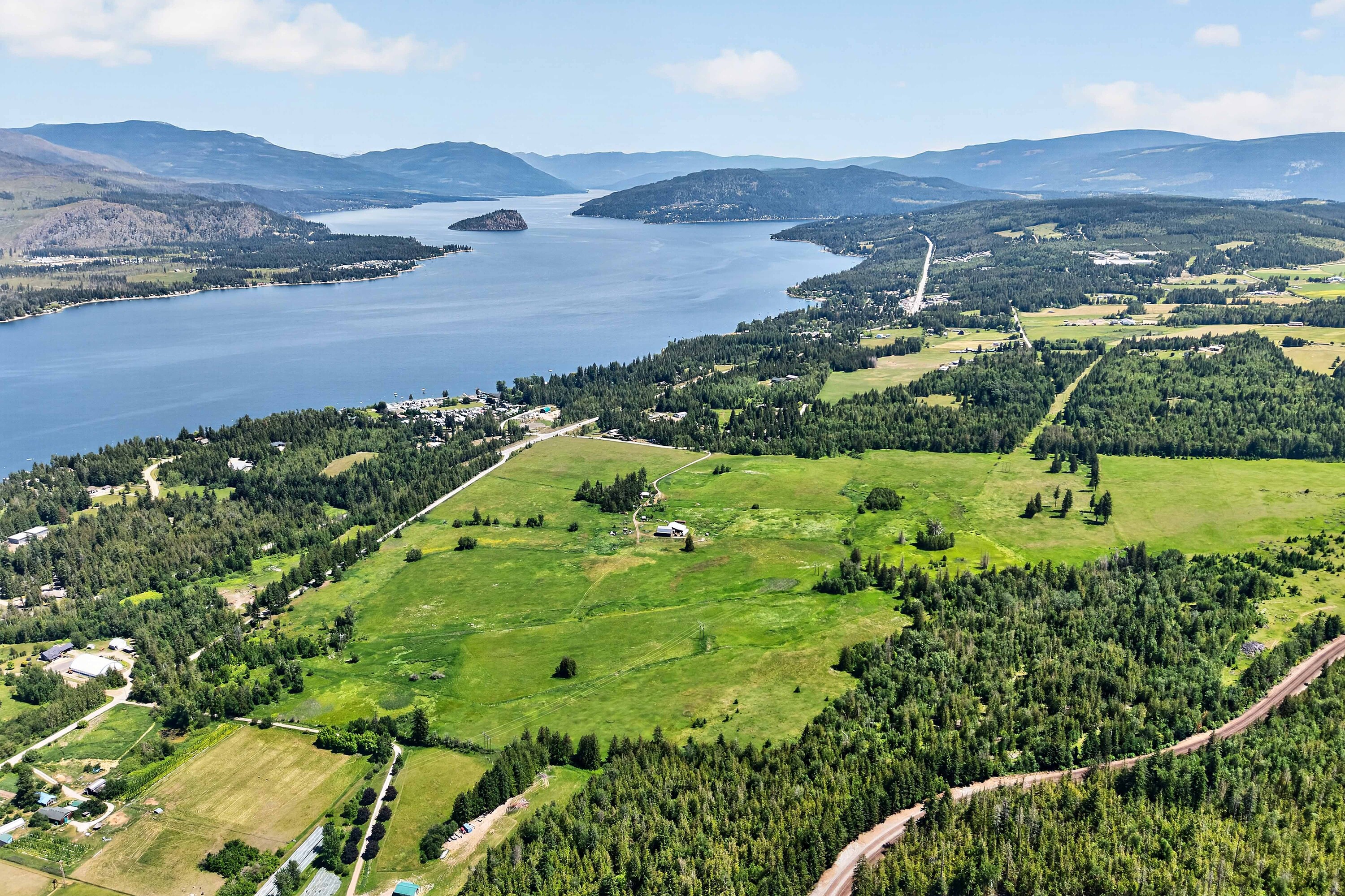  158 Acre Lakeview Homestead - 物件實景