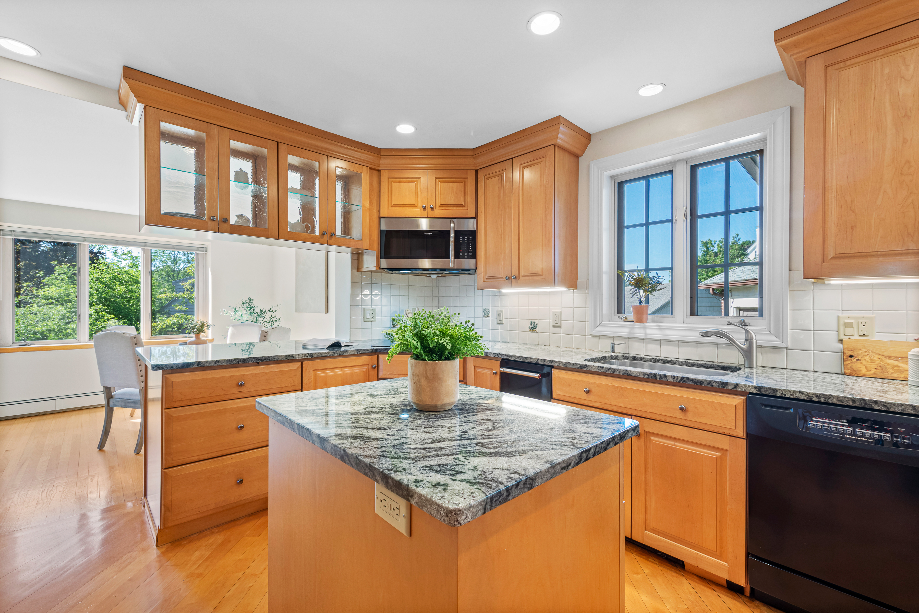  248 Slade Street, Belmont, MA, 02478 - 物件實景