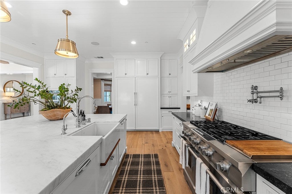 Redlands, California, 92373, United States, 5 Bedrooms Bedrooms, ,6 BathroomsBathrooms,Residential,For Sale,1984155