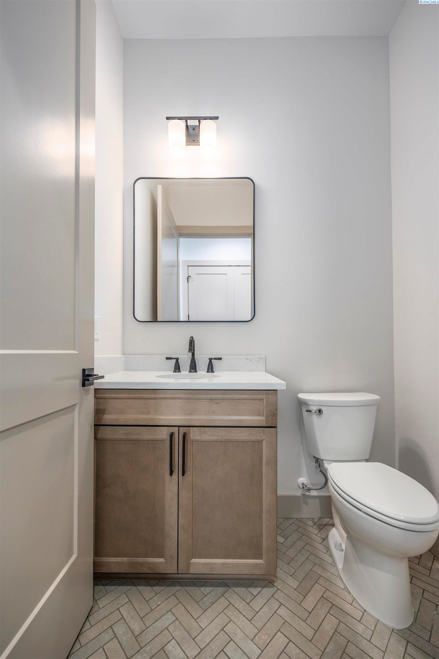 Kennewick, Washington, 99338, United States, 4 Bedrooms Bedrooms, ,3 BathroomsBathrooms,Residential,For Sale,2002511