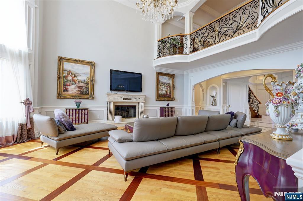 Fort Lee, New Jersey, 07024, United States, 6 Bedrooms Bedrooms, ,7 BathroomsBathrooms,Residential,For Sale,1891733