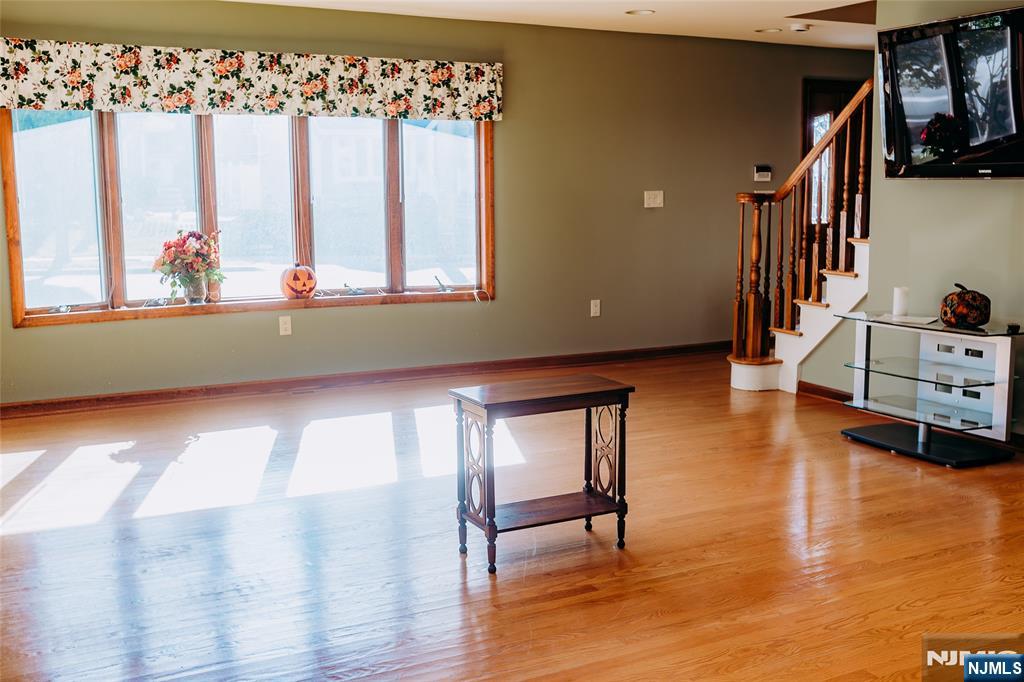 Wood Ridge, New Jersey, 07075, United States, 3 Bedrooms Bedrooms, ,3 BathroomsBathrooms,Residential,For Sale,1982393