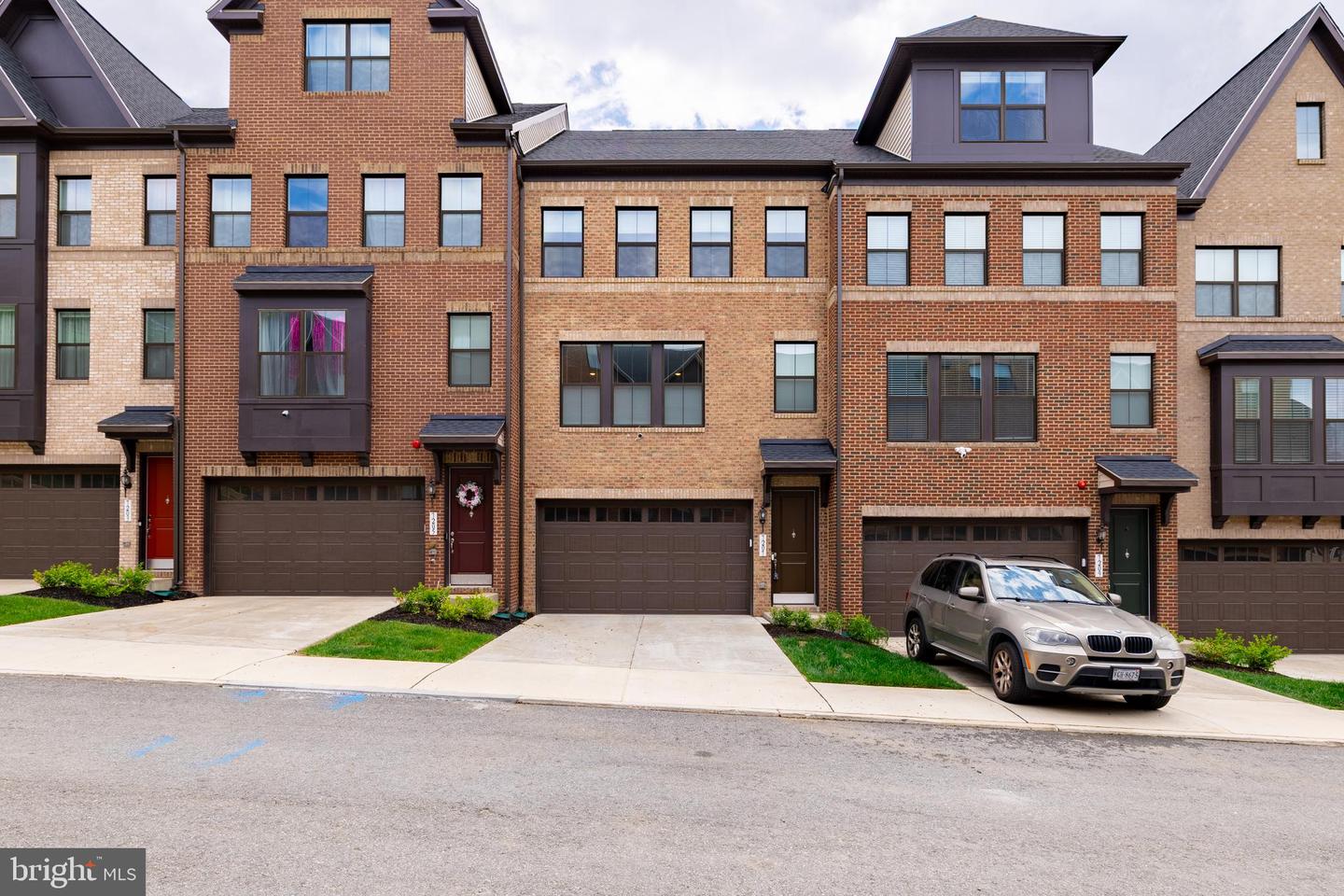 Alexandria, Virginia, 22306, United States, 3 Bedrooms Bedrooms, ,5 BathroomsBathrooms,Residential,For Sale,1913376