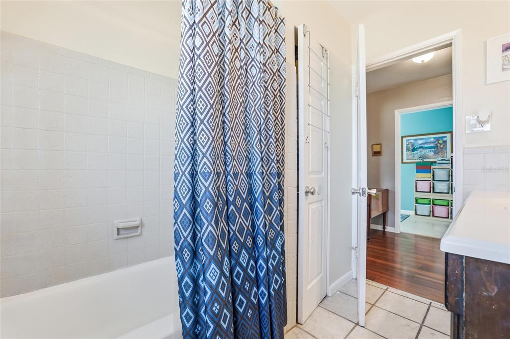 Dunedin, Florida, 34698, United States, 3 Bedrooms Bedrooms, ,2 BathroomsBathrooms,Residential,For Sale,2003433