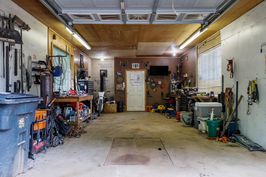 Hayesville, North Carolina, 28904, United States, 4 Bedrooms Bedrooms, ,2 BathroomsBathrooms,Residential,For Sale,1871296