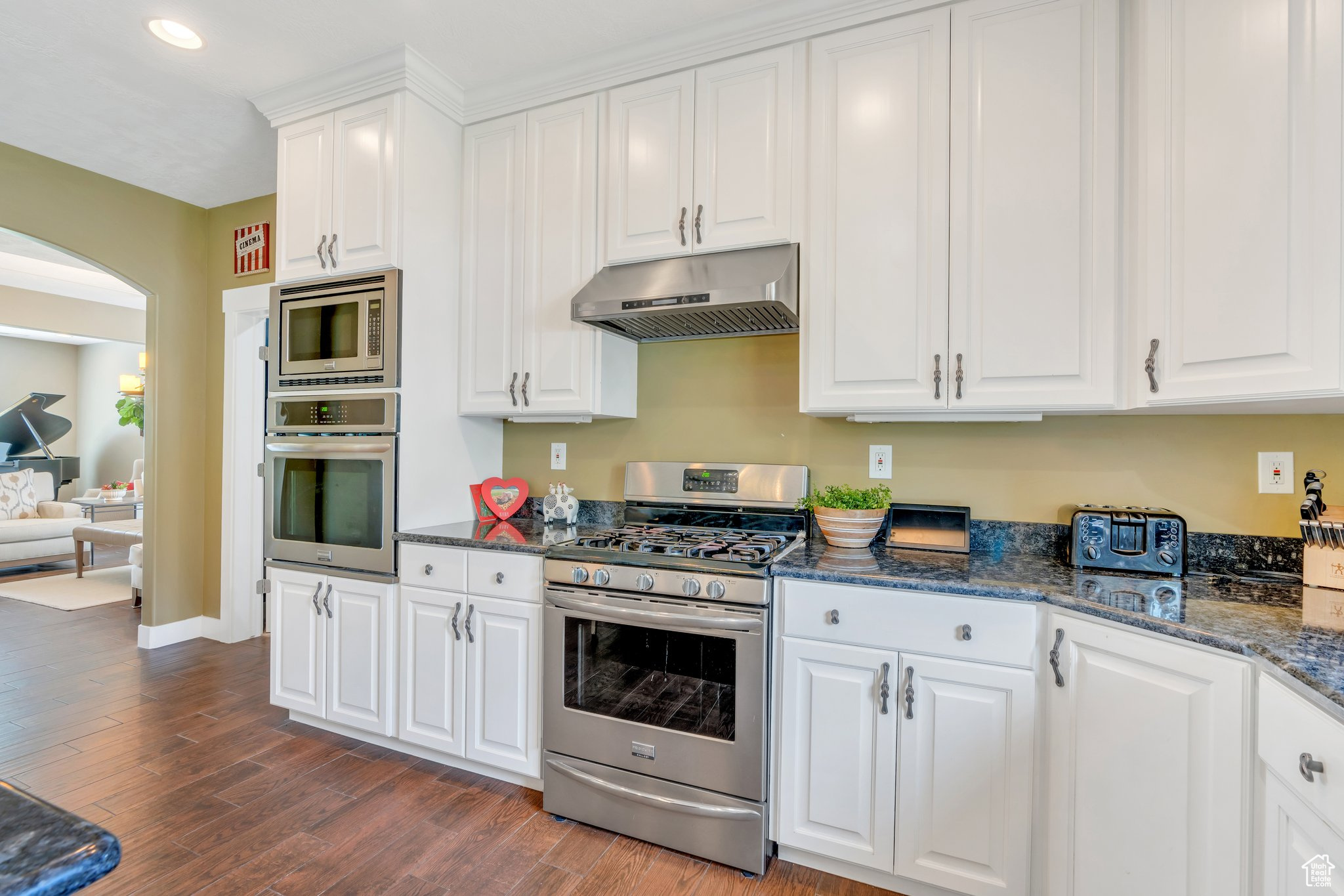 Springville, Utah, 84663, United States, 5 Bedrooms Bedrooms, ,5 BathroomsBathrooms,Residential,For Sale,1829365