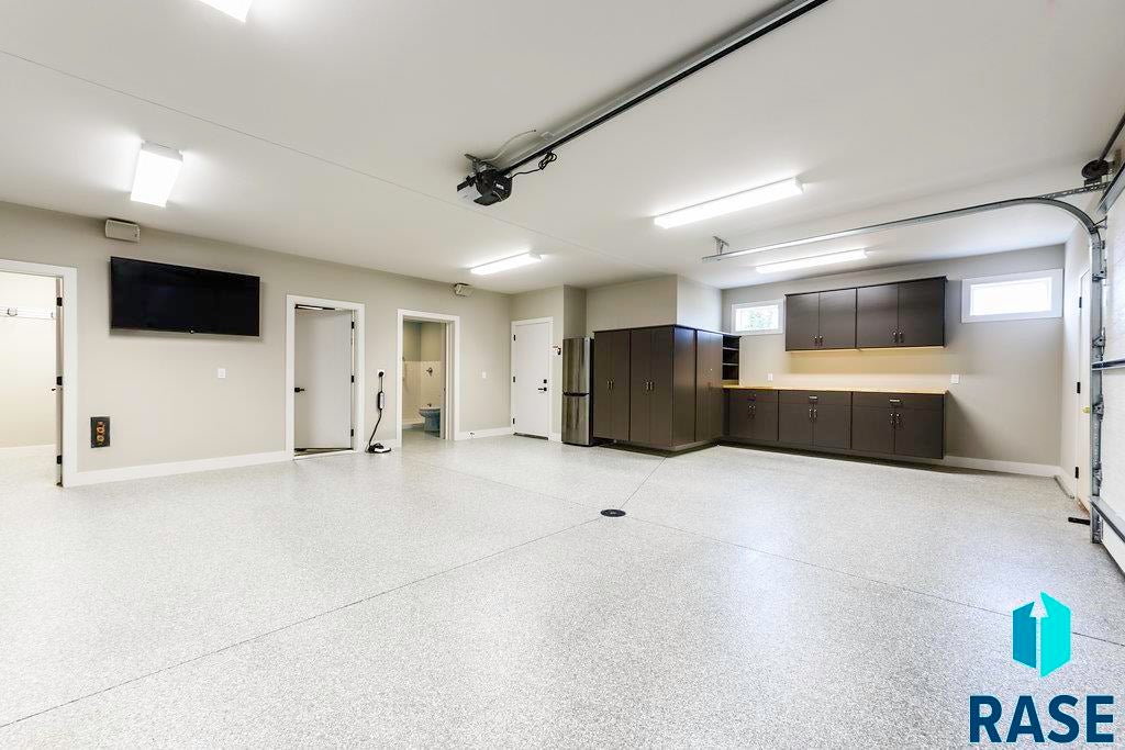 Sioux Falls, South Dakota, 57106, United States, ,Residential,For Sale,1986514