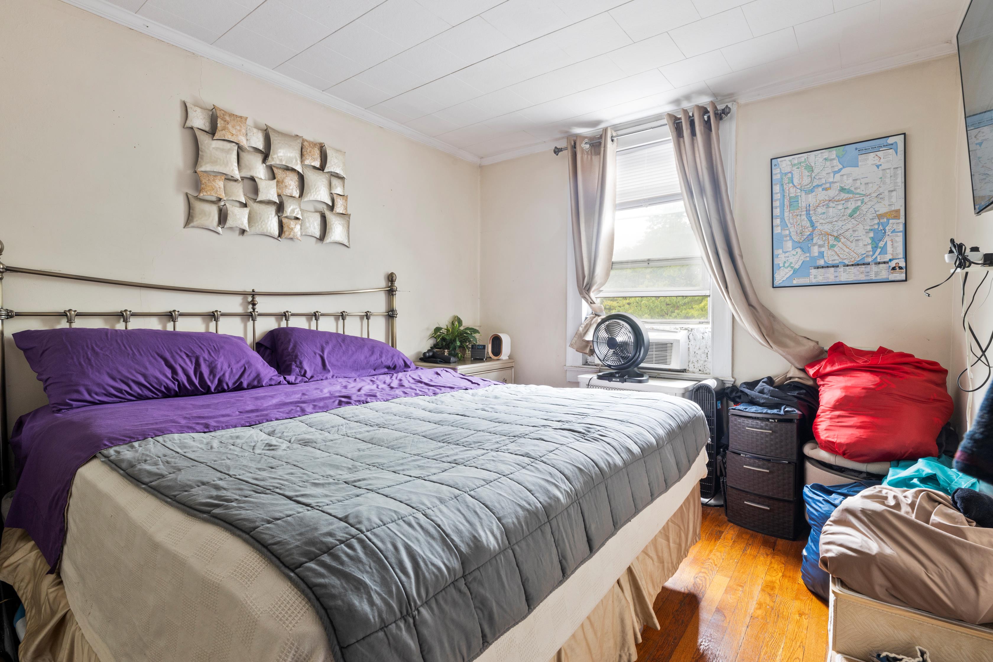 Sunnyside, New York, 11104, United States, 5 Bedrooms Bedrooms, ,3 BathroomsBathrooms,Residential,For Sale,1823180