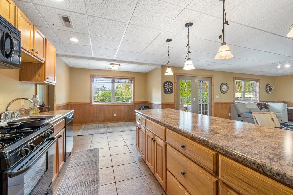 Hayesville, North Carolina, 28904, United States, 3 Bedrooms Bedrooms, ,4 BathroomsBathrooms,Residential,For Sale,1974136