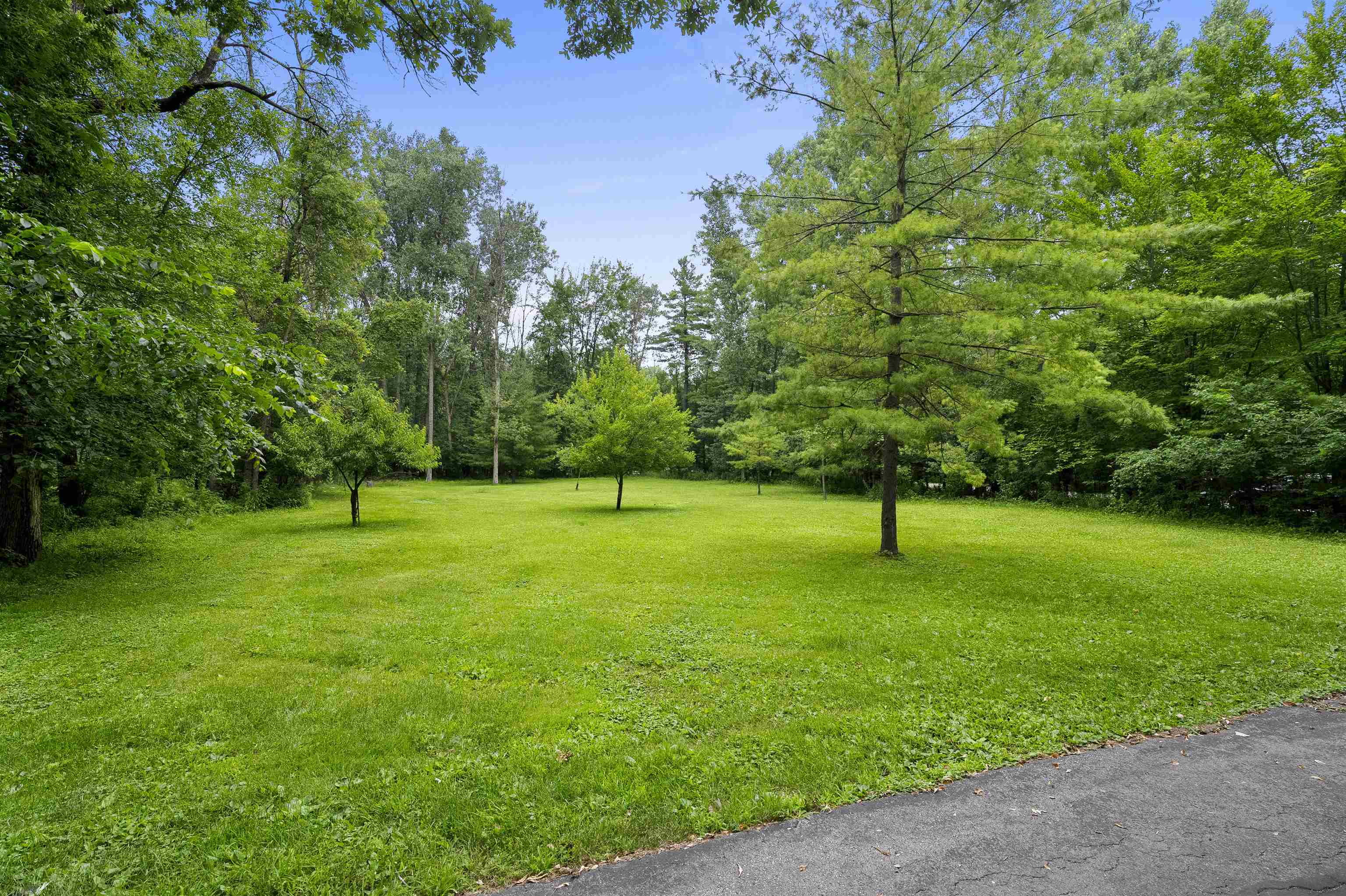 SUAMICO, Wisconsin, 54173, United States, 3 Bedrooms Bedrooms, ,4 BathroomsBathrooms,Residential,For Sale,1911099