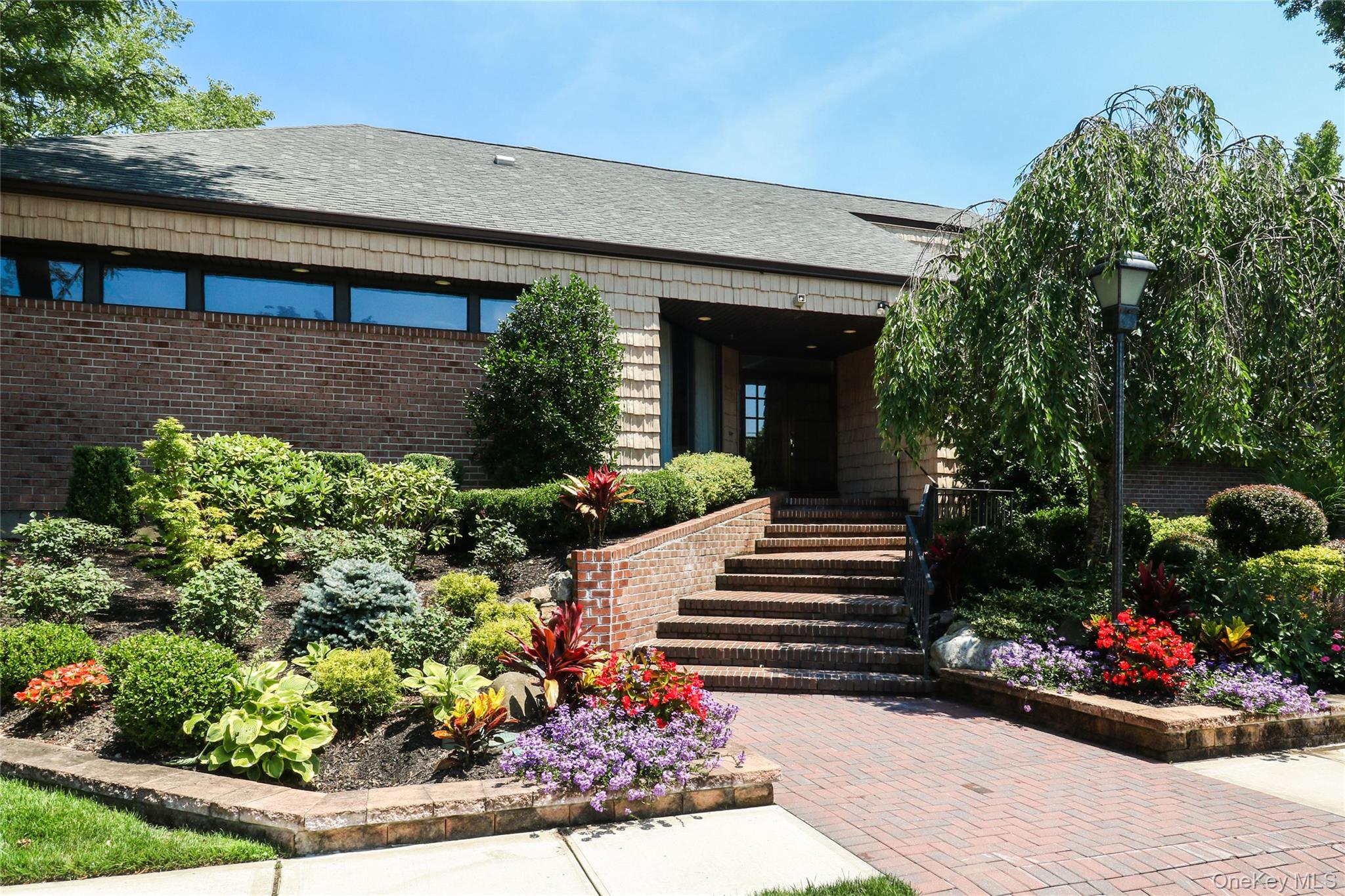  215 Summit Way, Syosset, NY, 11791 - 物件實景