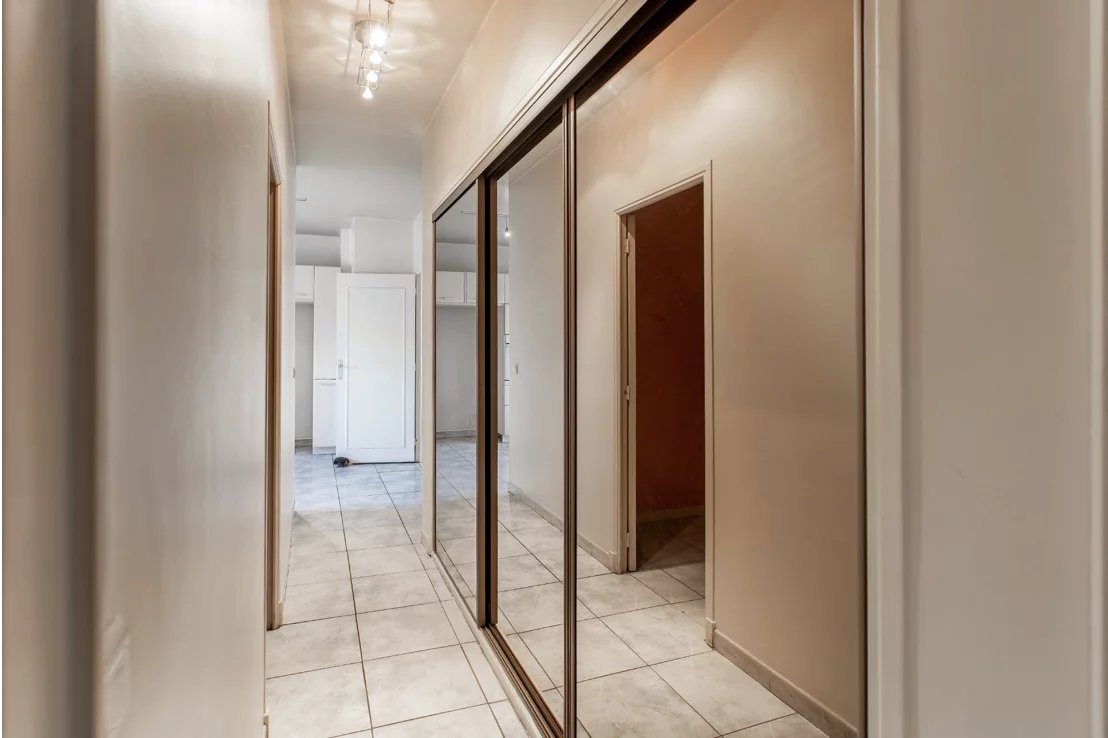 Nice, Provence-Alpes-Côte d’Azur, 06000, FR, 3 Bedrooms Bedrooms, ,3 BathroomsBathrooms,Residential,For Sale,1927436