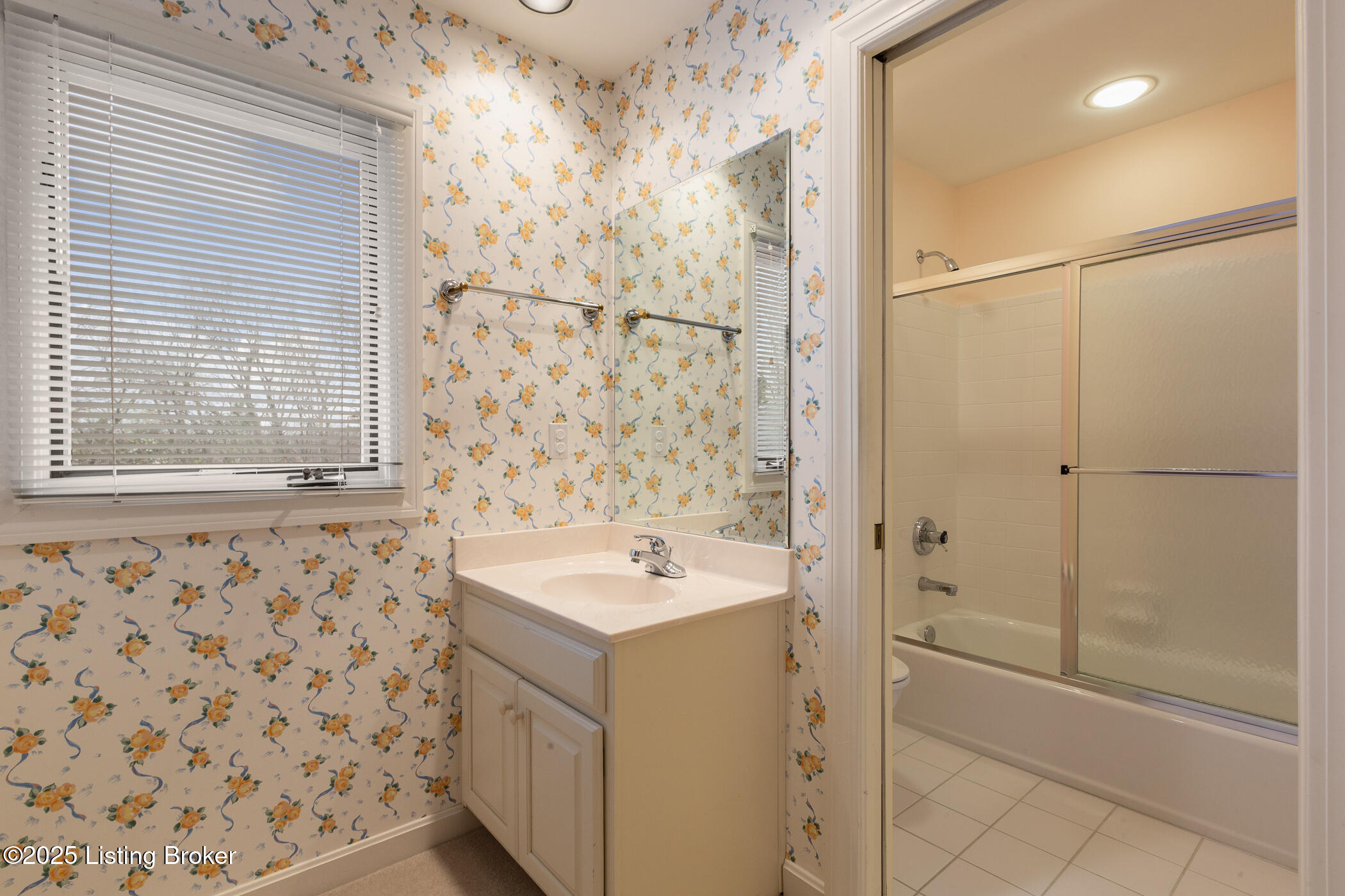 Prospect, Kentucky, 40059, United States, 3 Bedrooms Bedrooms, ,4 BathroomsBathrooms,Residential,For Sale,1754796
