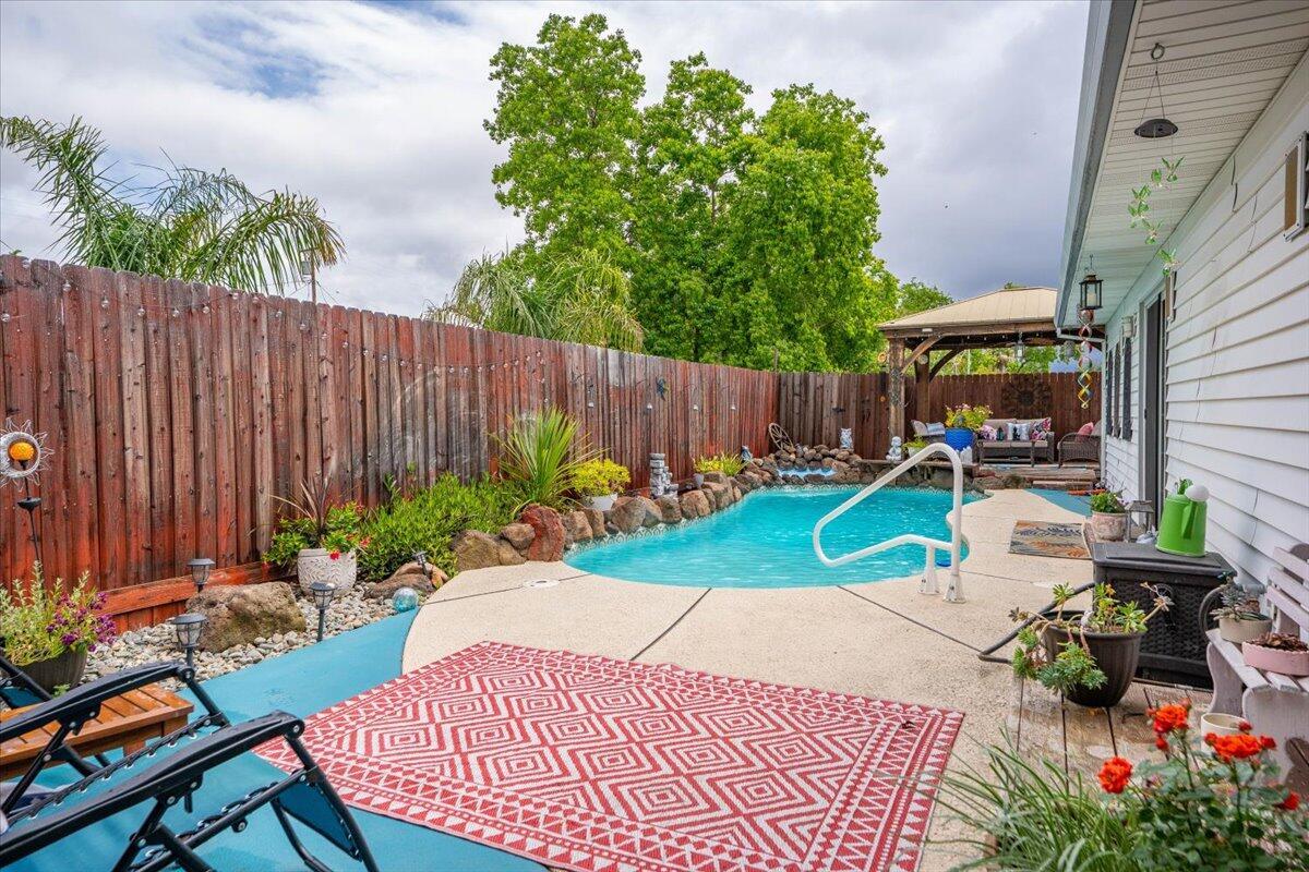 Redding, California, 96003, United States, 3 Bedrooms Bedrooms, ,3 BathroomsBathrooms,Residential,For Sale,1926978
