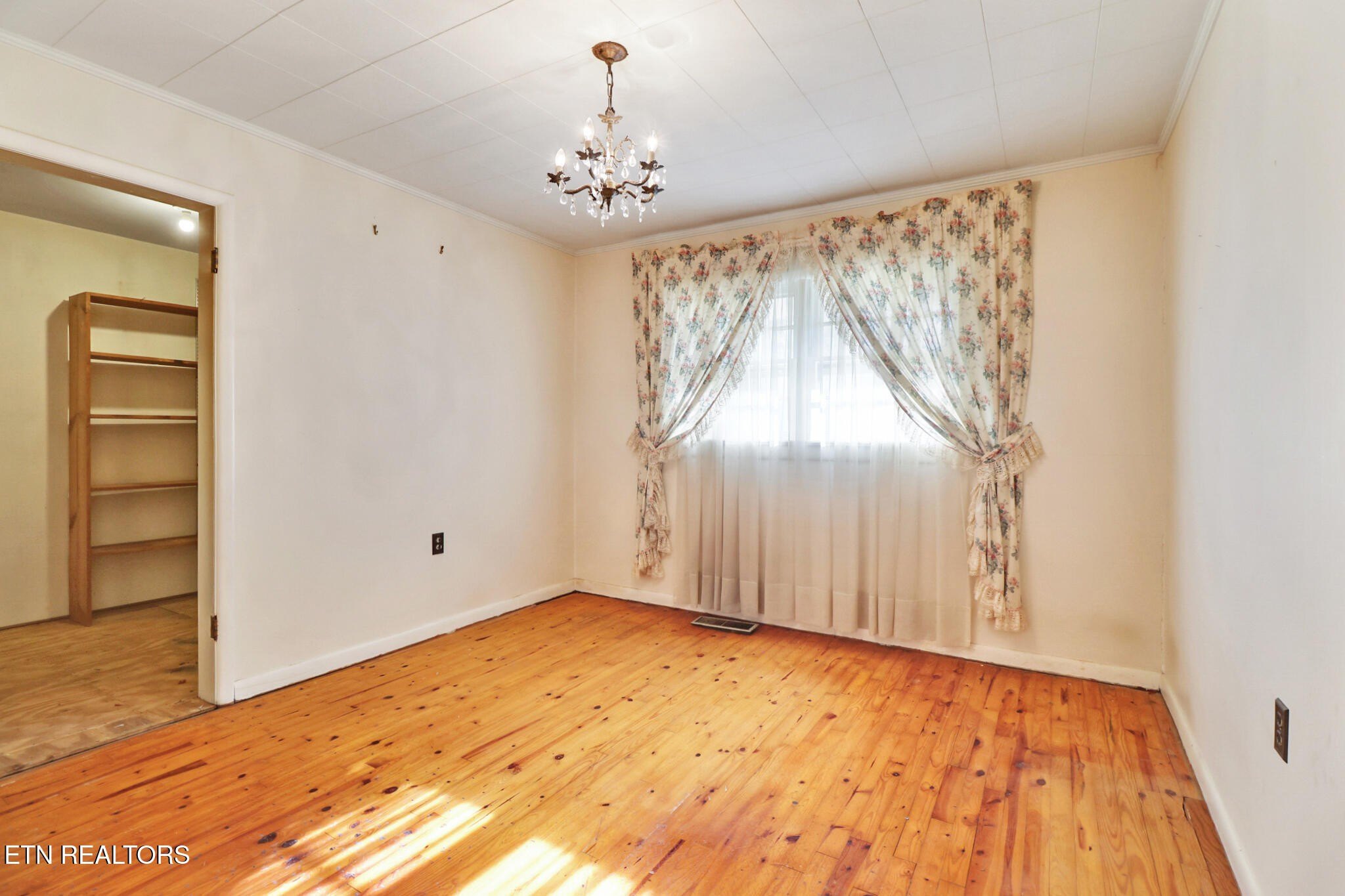 Crossville, Tennessee, 38555, United States, 2 Bedrooms Bedrooms, ,1 BathroomBathrooms,Residential,For Sale,1982388