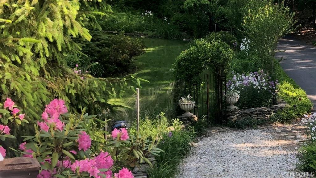 South Salem, New York, 10590, United States, 2 Bedrooms Bedrooms, ,2 BathroomsBathrooms,Residential,For Sale,1949809