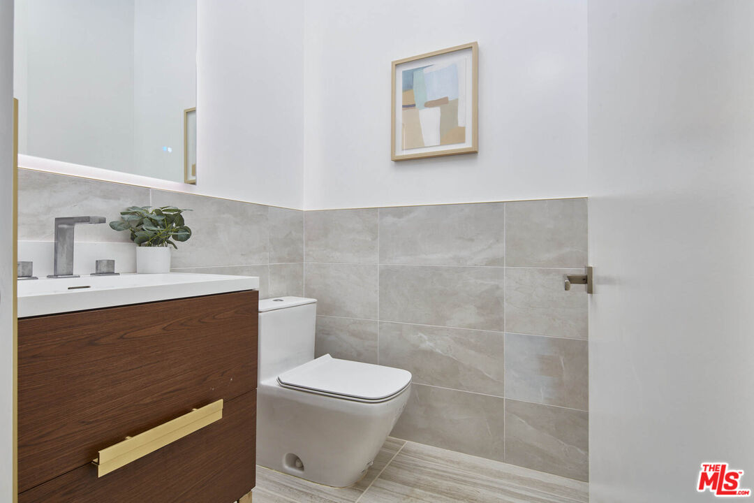 Culver City, California, 90230, United States, 4 Bedrooms Bedrooms, ,7 BathroomsBathrooms,Residential,For Sale,1804248