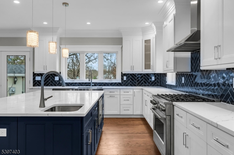 Bernards Twp., New Jersey, 07920, United States, 6 Bedrooms Bedrooms, ,5 BathroomsBathrooms,Residential,For Sale,2001685