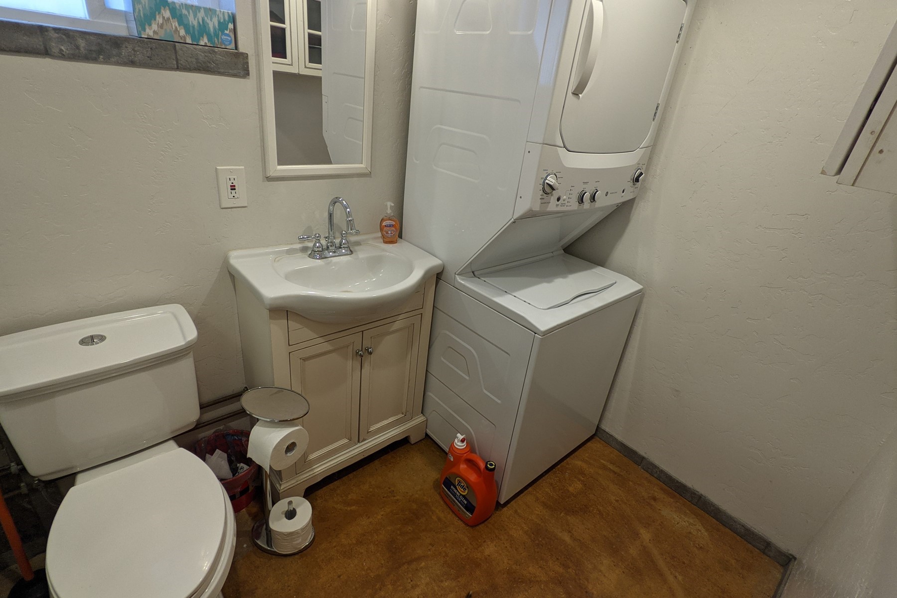  Charming Country Home on 10 Acres - 物件實景