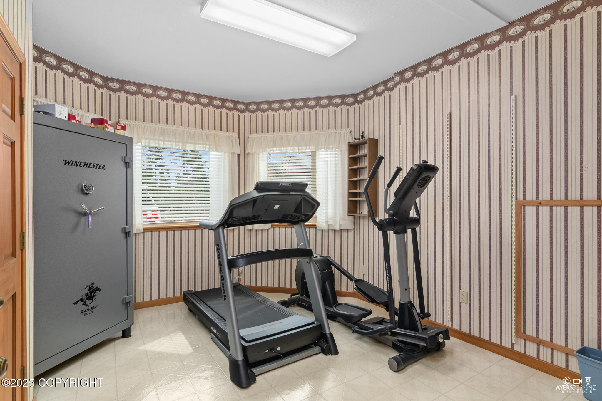 Kenai, Alaska, 99611, United States, 4 Bedrooms Bedrooms, ,5 BathroomsBathrooms,Residential,For Sale,1974536