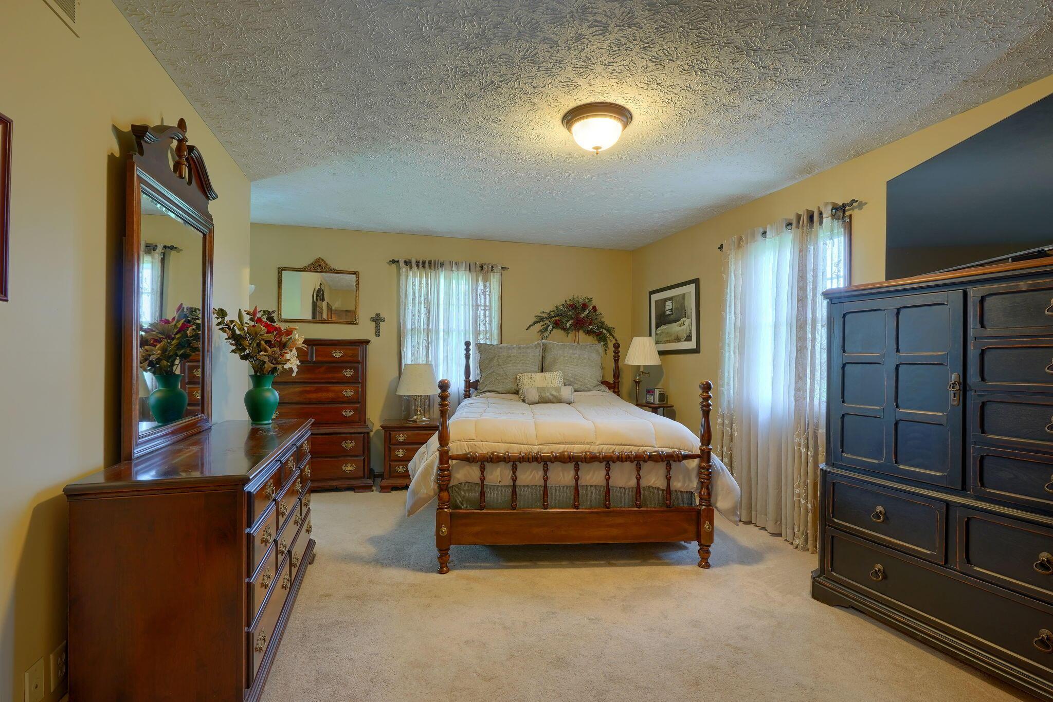 Circleville, Ohio, 43113, United States, 3 Bedrooms Bedrooms, ,3 BathroomsBathrooms,Residential,For Sale,1892160