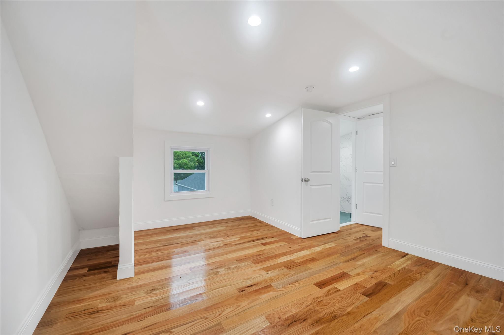 Shirley, New York, 11967, United States, 5 Bedrooms Bedrooms, ,2 BathroomsBathrooms,Residential,For Sale,1948254