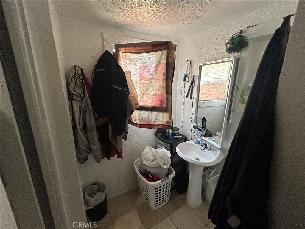 Los Angeles, California, 90011, United States, ,Residential,For Sale,1993892