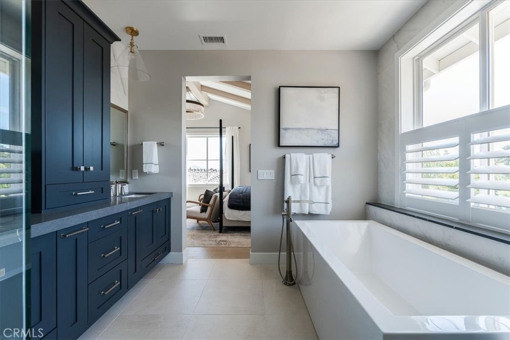 San Luis Obispo, California, 93401, United States, 5 Bedrooms Bedrooms, ,6 BathroomsBathrooms,Residential,For Sale,2001522