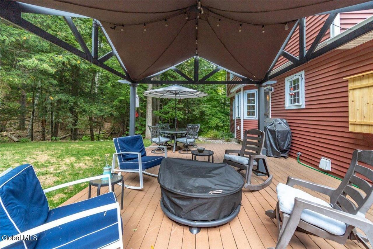 Queensbury, New York, 12804, United States, 3 Bedrooms Bedrooms, ,3 BathroomsBathrooms,Residential,For Sale,1942112