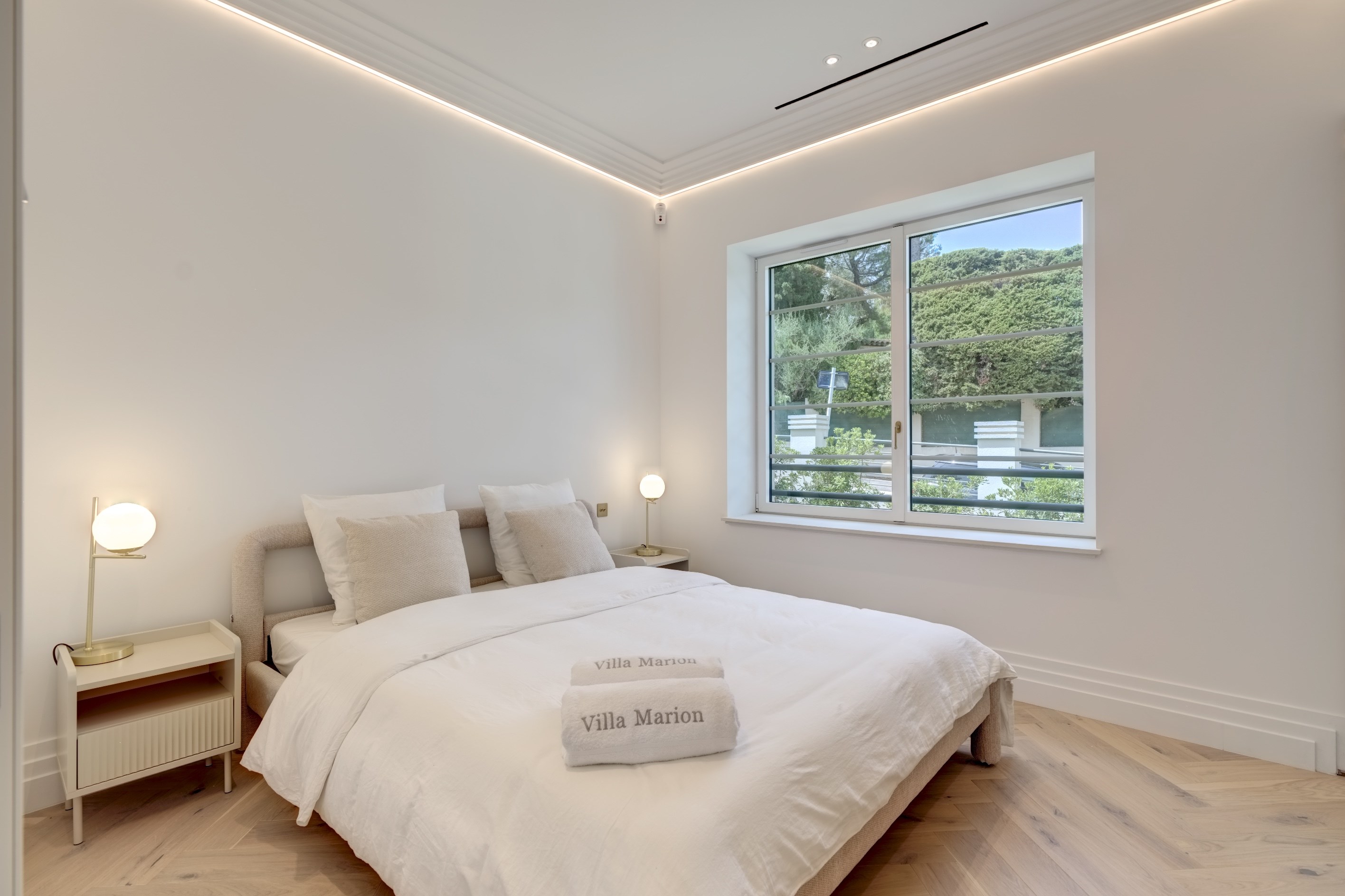  La Garoupe: 255 sq m Art Deco Villa with Rooftop Pool - 物件實景