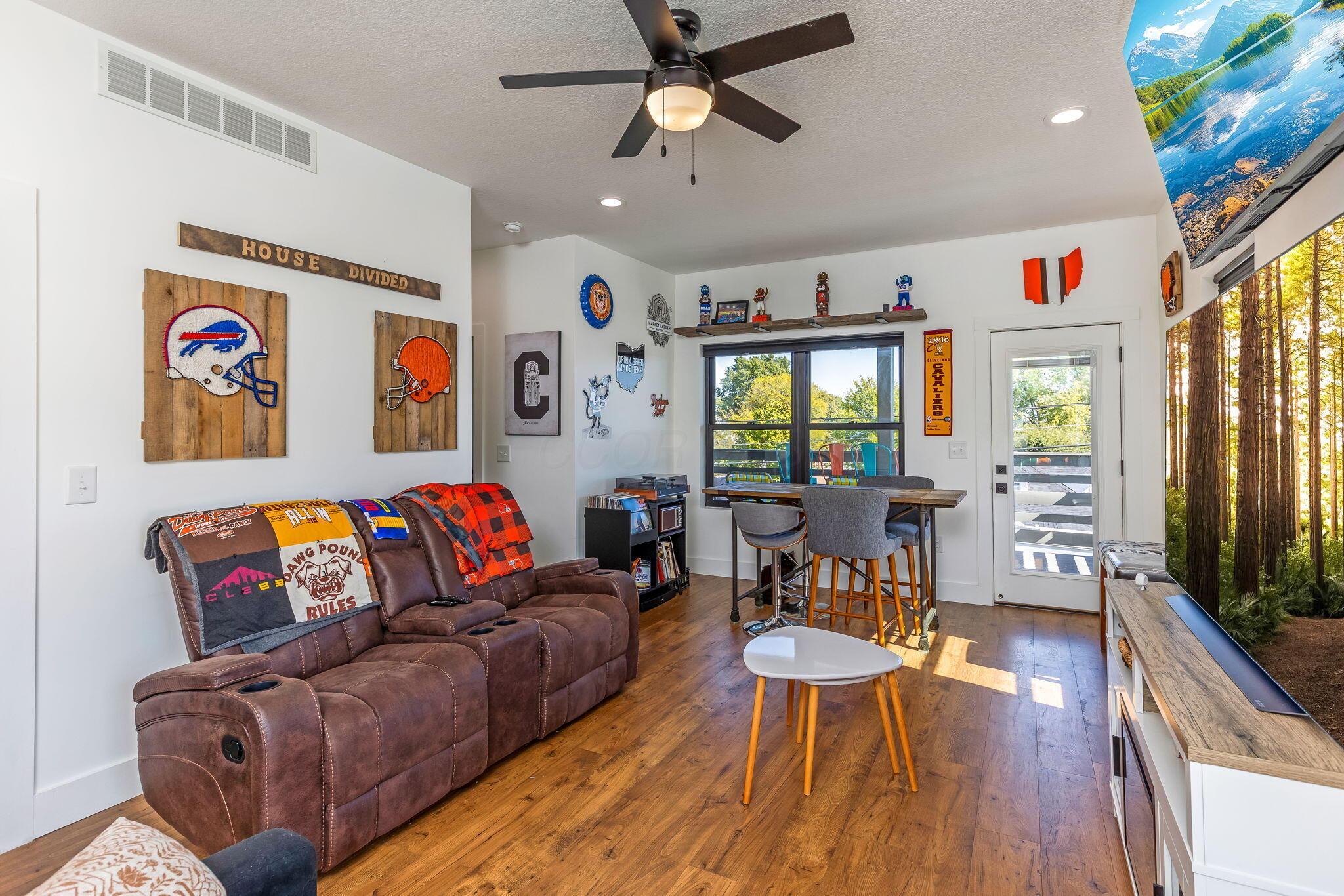 Buckeye Lake, Ohio, 43008, United States, 3 Bedrooms Bedrooms, ,3 BathroomsBathrooms,Residential,For Sale,1975089